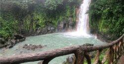 Catarata-Rio-Celeste-Parque-Nacional-Volcan-Tenorio