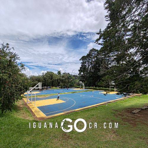 Laguna de Doña Ana - Cartago - Costa Rica - IguanaGo