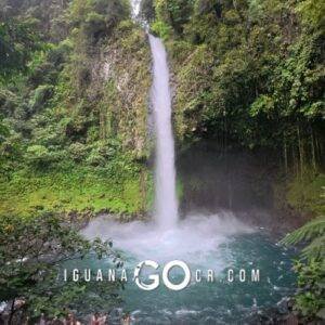Catarata La Fortuna - cascada - Volcan Arenal - Costa Rica -IguanaGo